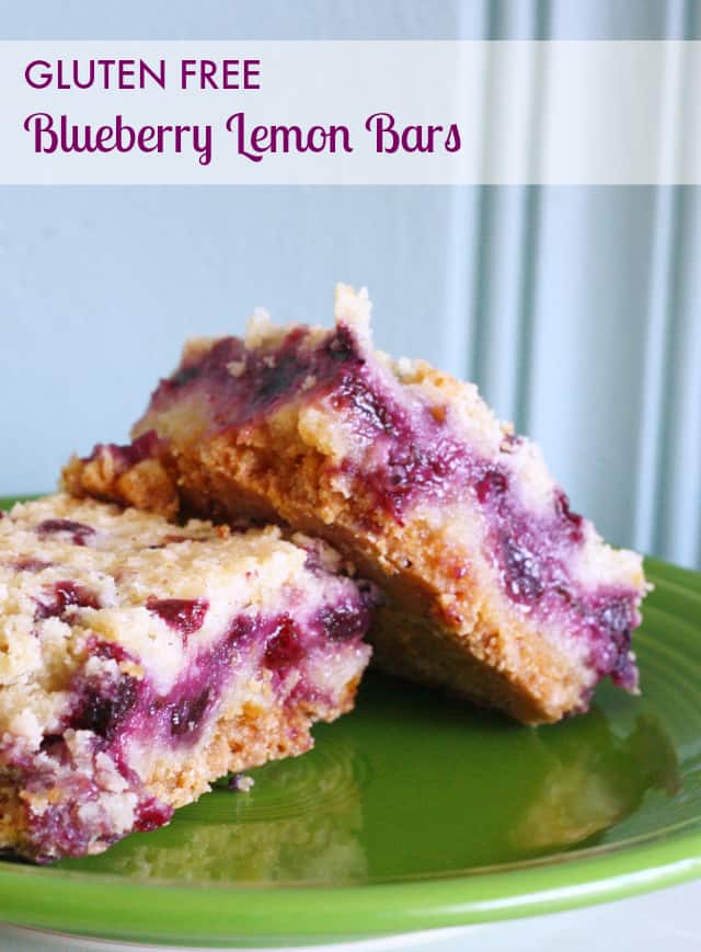These lemony berry bars have a buttery cust and delectable crumb topping! #glutenfree