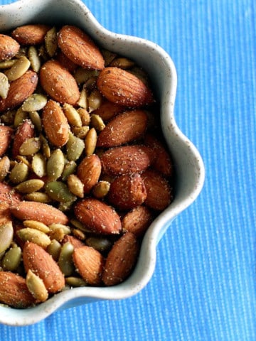 Spiced almonds and pepitas, a healthy and tasty snack. #vegan #glutenfree