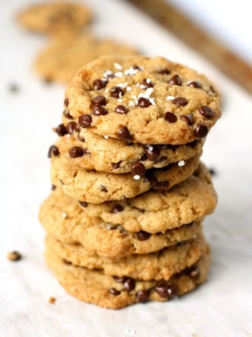 vegan salted chocolate chip cookies