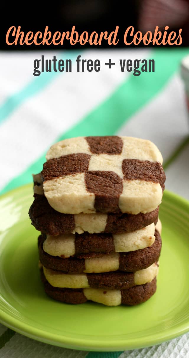Make a fancy and delicious batch of checkerboard cookies this holiday season. Sem glúten e vegan.