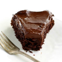 chocolate cake with avocado frosting