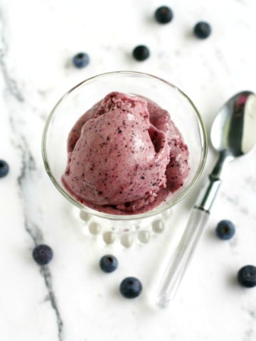 An easy and tasty blueberry ice cream recipe for summer! No-churning required!