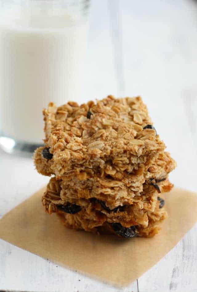 Cranberry oat bars - a low sugar, healthy snack option!