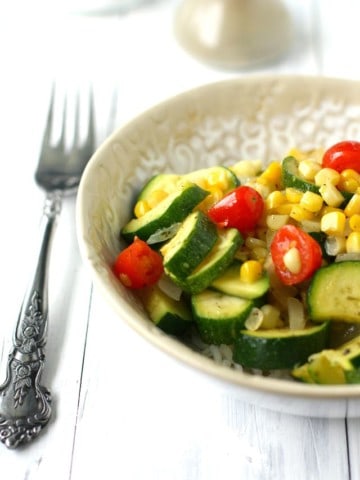 Healthy vegan corn and zucchini garden rice bowl! An easy summer dinner! #vegan #glutenfree