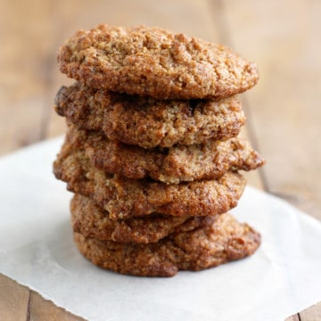 Chewy and flavorful almond meal cookies. A great cookie for snacking! #glutenfree #vegan