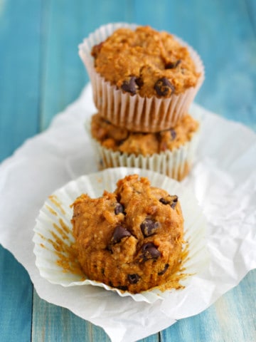 Gluten free and vegan pumpkin muffins with chocolate chips and pecans. Delicious and moist. #muffins #pumpkin