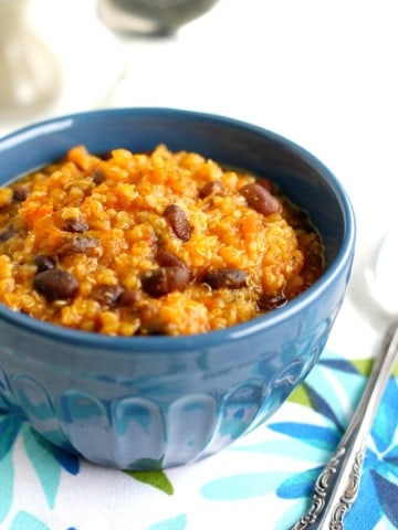 Tasty vegan quinoa chili with black beans and squash! Hearty and healthy!