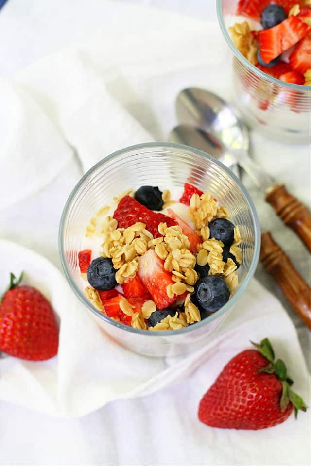 dairy free yogurt parfait with berries