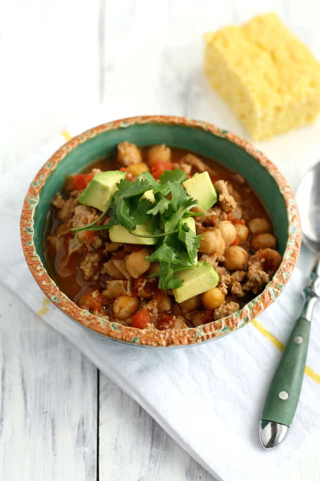 Simple and healthy 5 ingredient turkey chili with a kick!