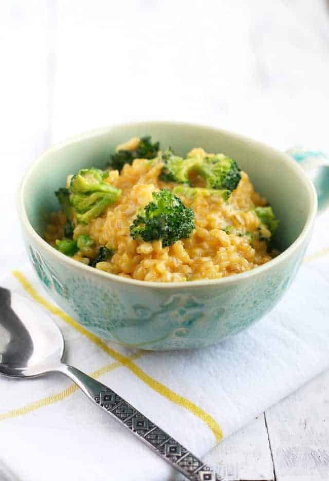 Super easy cheesy broccoli rice recipe. An easy lunch or side dish! #glutenfree