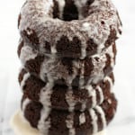 Super EASY, super delicious glazed chocolate donuts. #vegan #glutenfree