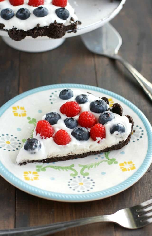The easiest patriotic tart - a no-bake dessert with a cookie crust, creamy filling, and fresh berries! #dessert #patriotic