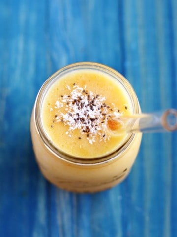 THE BEST peach pineapple smoothie! So easy to make and so refreshing. A summer must! #smothie