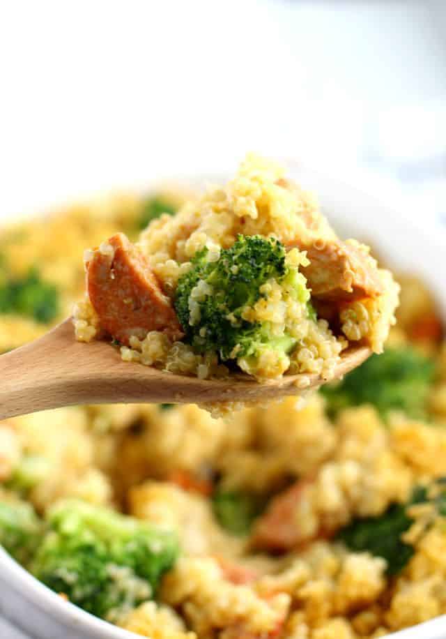 cheesy broccoli quinoa casserole