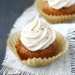 Lovely pumpkin spice cupcakes topped with sweet spiced buttercream for a perfect fall cupcake! Recipe on theprettybee.com