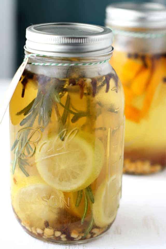It's easy to create these DIY Mason Jar Stovetop Scents! A simple gift that will make the recipient's house smell amazing!
