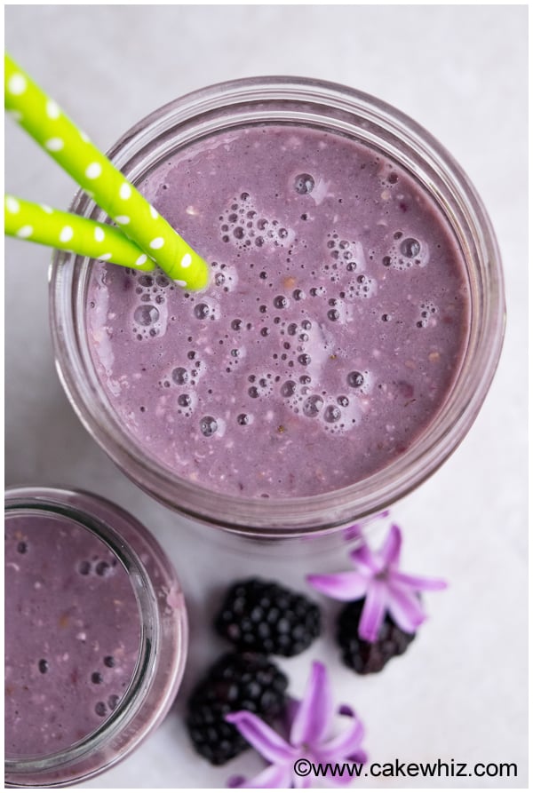 blackberry smoothie in two glass jars