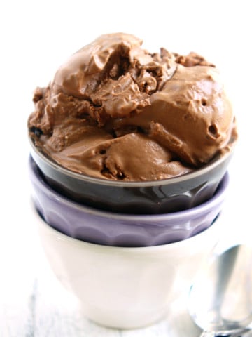 The best vegan chocolate ice cream, and it's made with just FIVE ingredients!