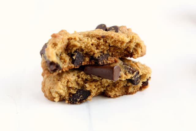 Gluten free chocolate chip cookies made with different flour blends - check out the results of this baking test!