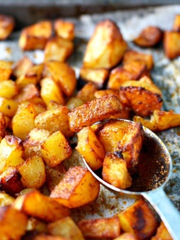 These perfectly seasoned roasted potatoes are the perfect side dish! Everyone loves this easy recipe.