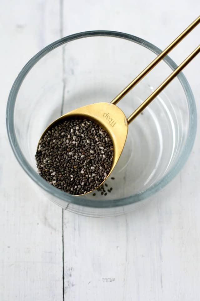 How to a Chia Egg. - The Pretty Bee