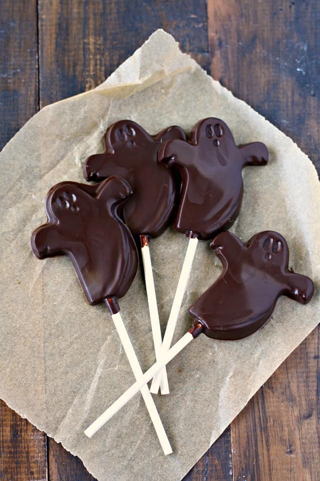 chocolate ghost lollipops