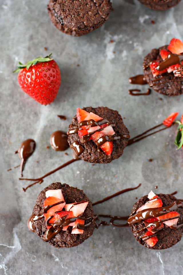 vegan chocolate brownie bites with strawberries
