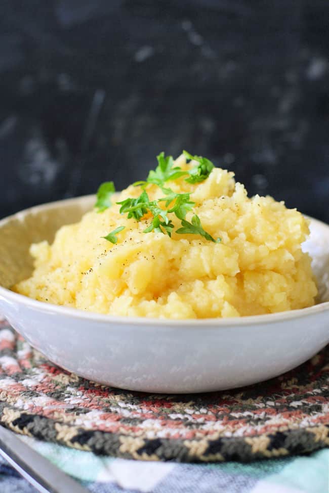 slow cooker mashed potatoes in a bowl