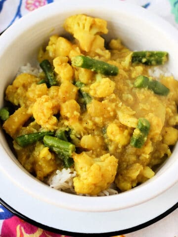 cauliflower and potato curry