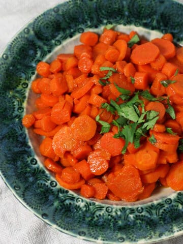 vegan brown sugar glazed carrots