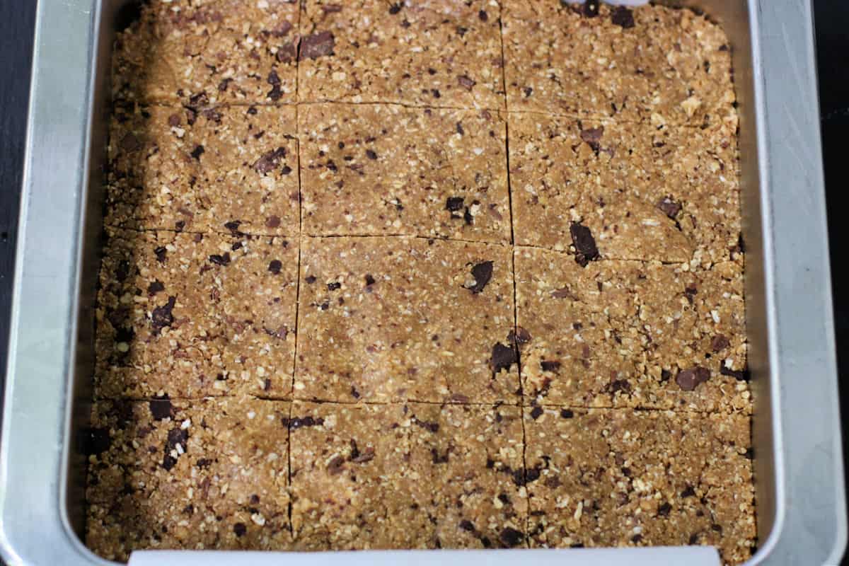 granola bars in pan sliced