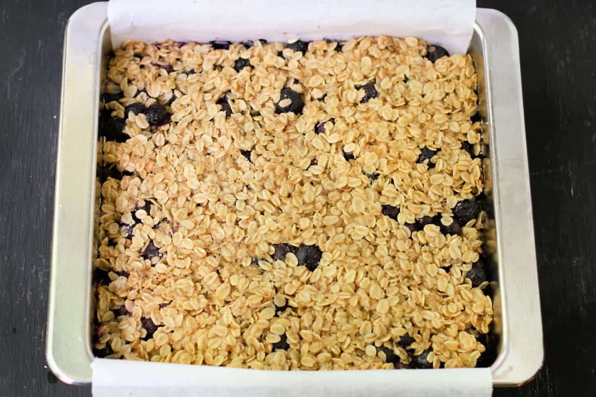 blueberry oat bars after baking