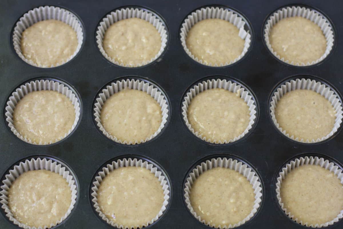 applesauce muffins before baking