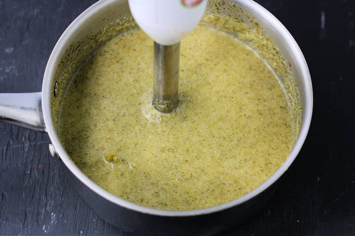 blending broccoli potato soup