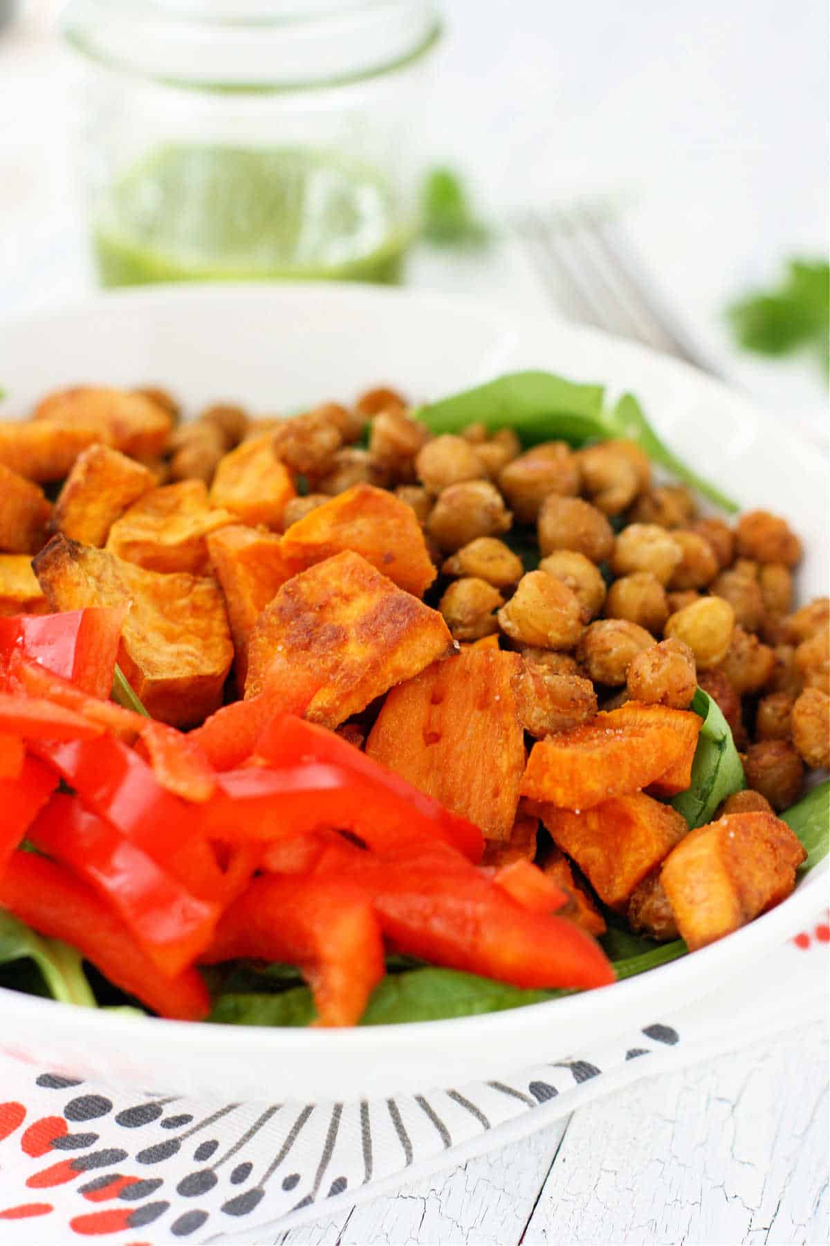 spinach salad with roasted sweet potatoes