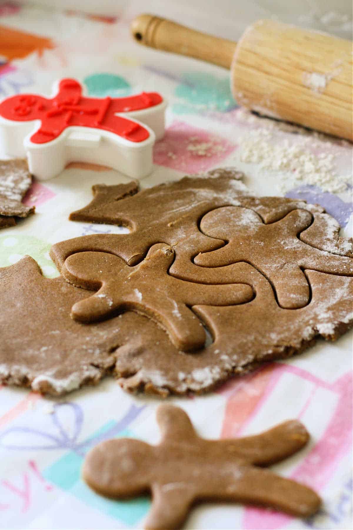 cutting out gingerbread