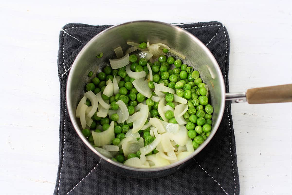 cooked peas and onions