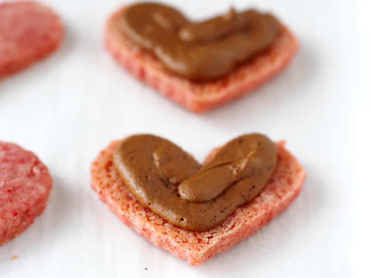 frosting heart shaped cookies