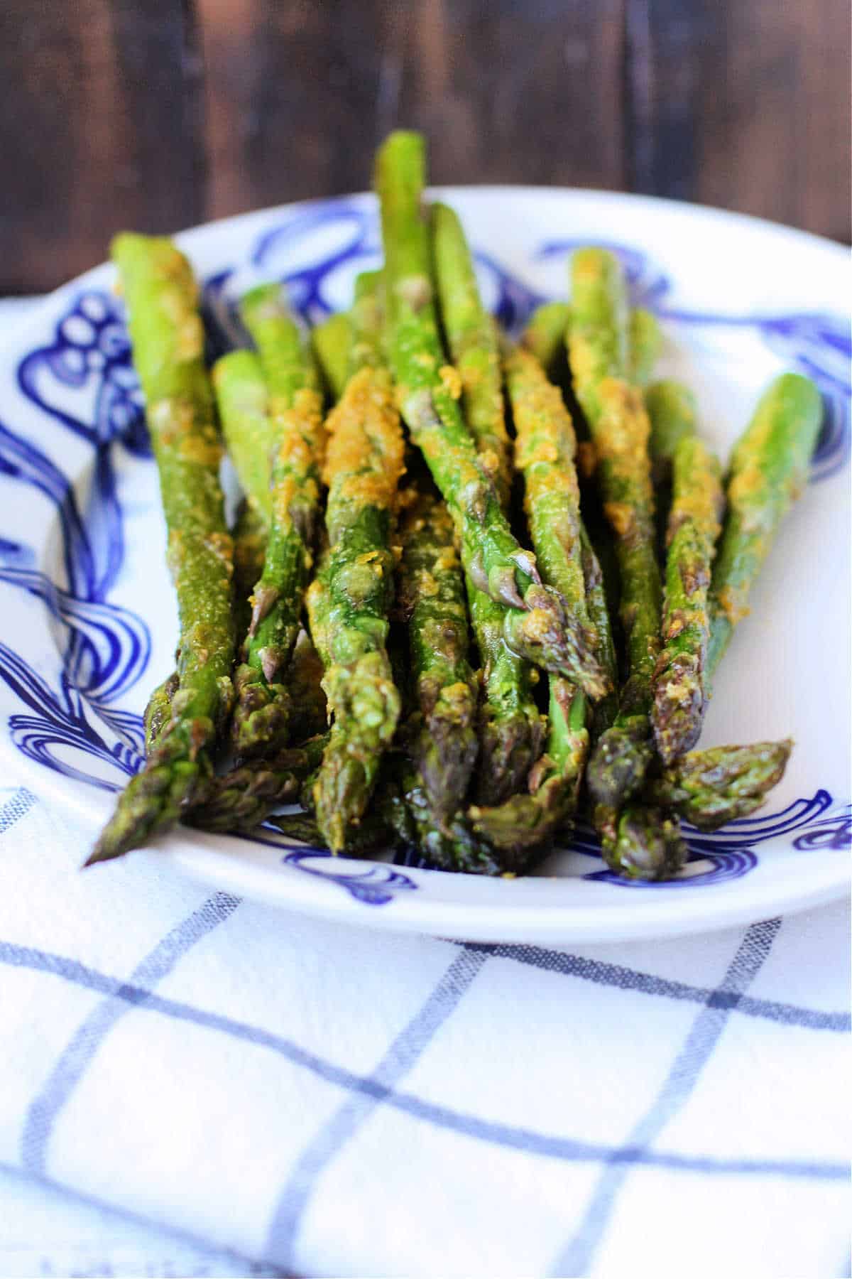 vegan roasted asparagus with nutritional yeast