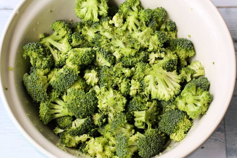 Crunchy Broccoli Salad with Bacon. - The Pretty Bee