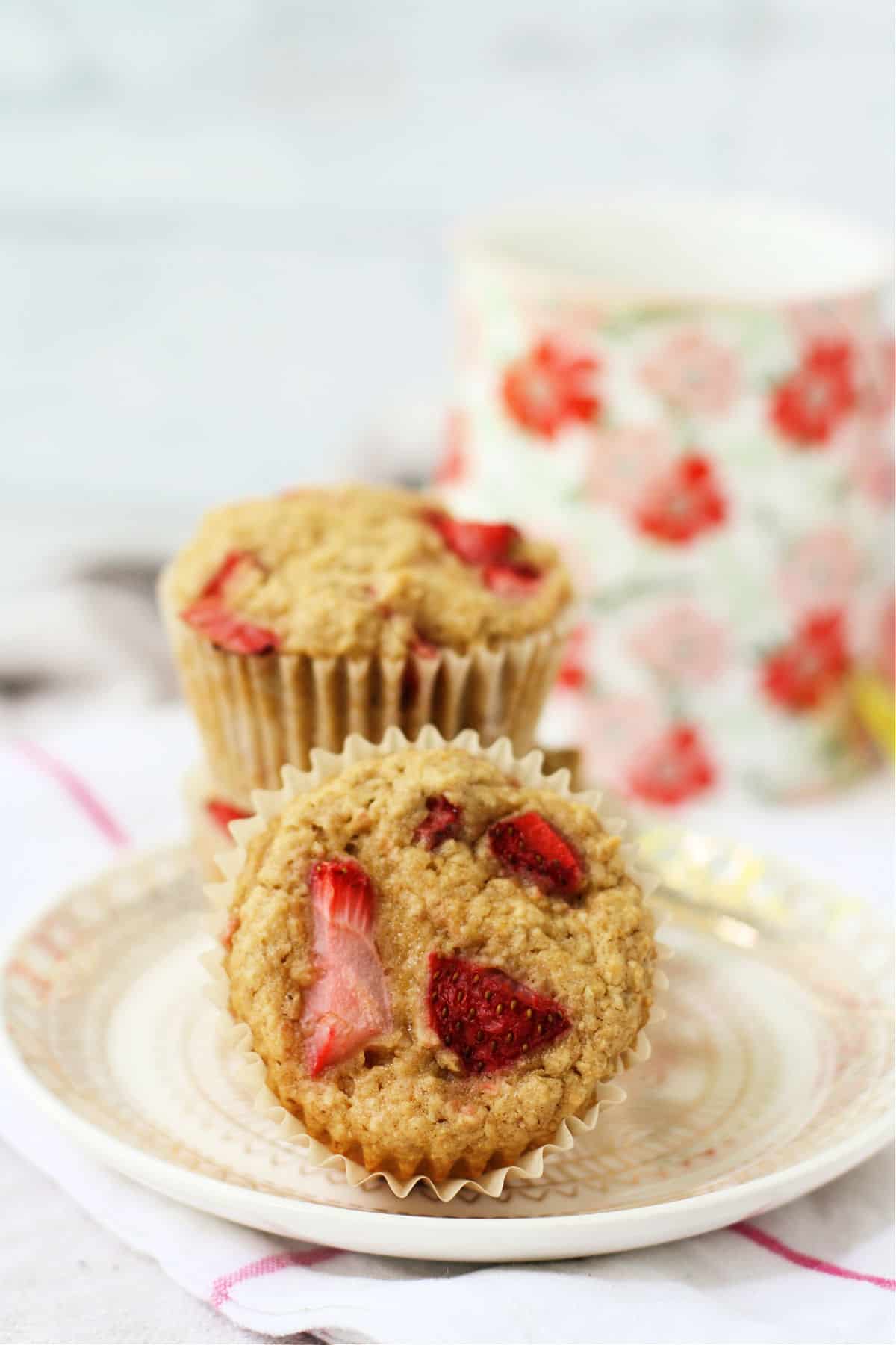 easy vegan strawberry muffins