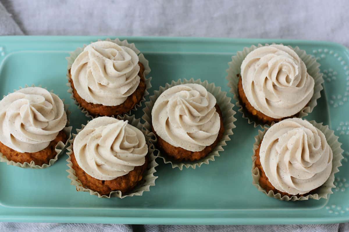 frosted pumpkin spice cupcakes