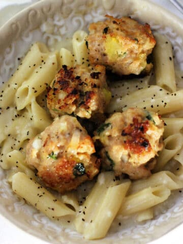 garlic pasta with chicken meatballs