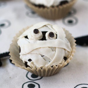 gluten free spooky mummy cupcakes
