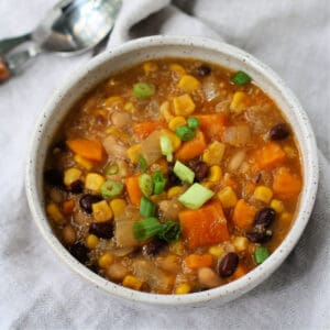 slow cooker sweet potato quinoa chili with beans