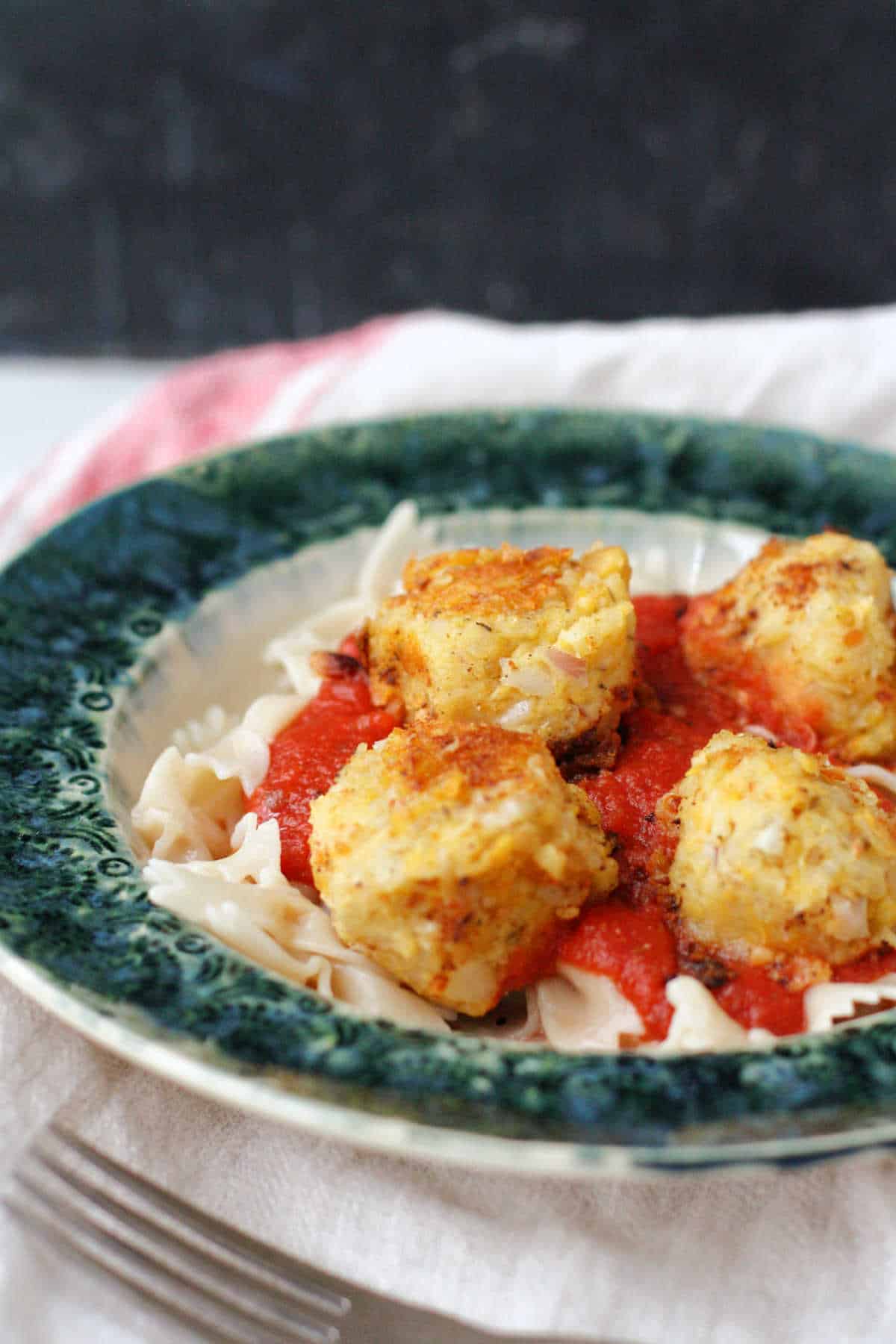 vegan meatballs with pasta and sauce