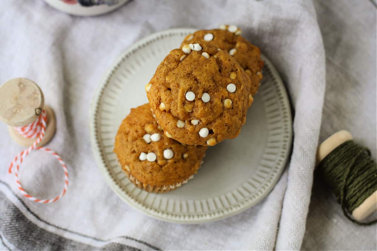 vegan pumpkin muffins with white chocolate chips