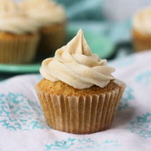 vegan vanilla cupcakes with buttercream frosting