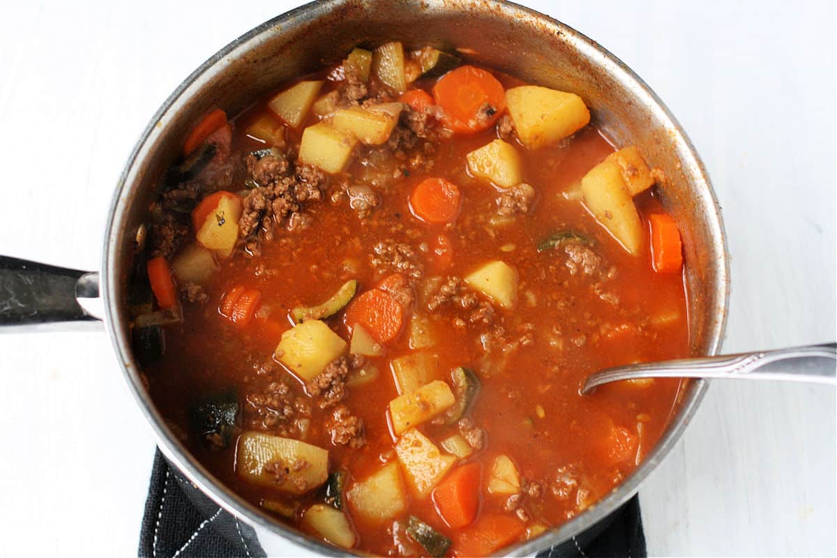 bean free beef chili after cooking