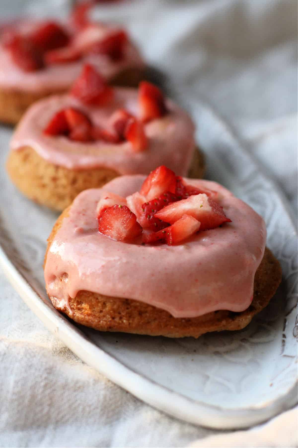 easy baked vegan strawberry donuts